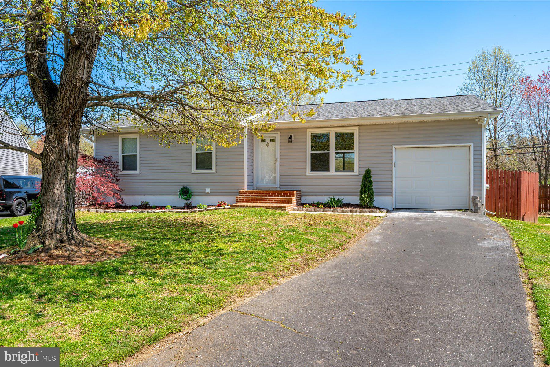 Newly renovated home in Revell Downs with three bedrooms, a bonus room, office, and two full bathrooms. The main level includes three bedrooms, a living room, kitchen, dining area with access to the back deck, and an attached garage with ample storage.  The lower level features a family room, bonus room, office, full bathroom, and laundry area.

Conveniently located near Sandy Point State Park, the Bay Bridge, downtown Annapolis, the U.S. Naval Academy, commuter routes, and a variety of shopping and dining options.