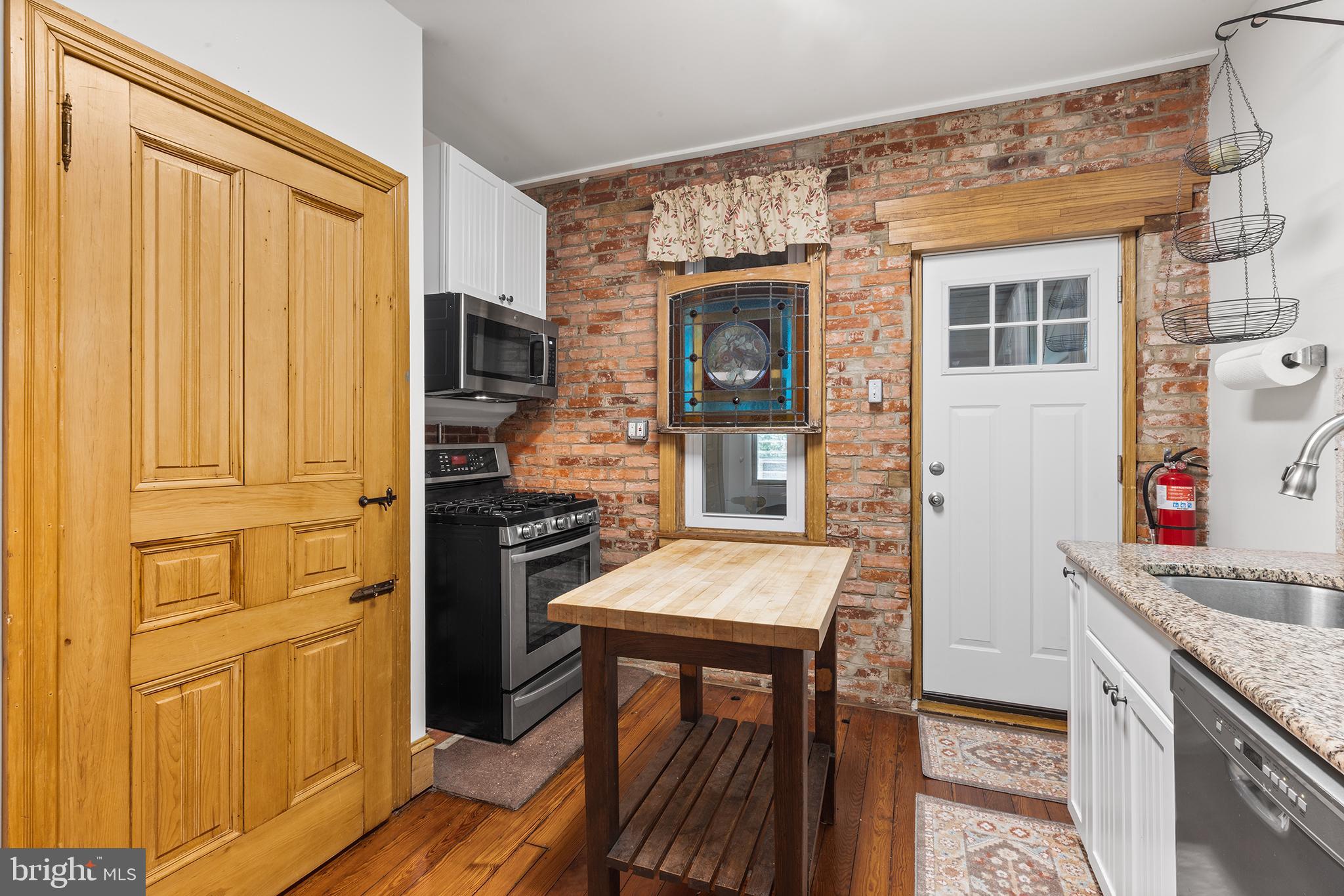 MANTUA - Residential