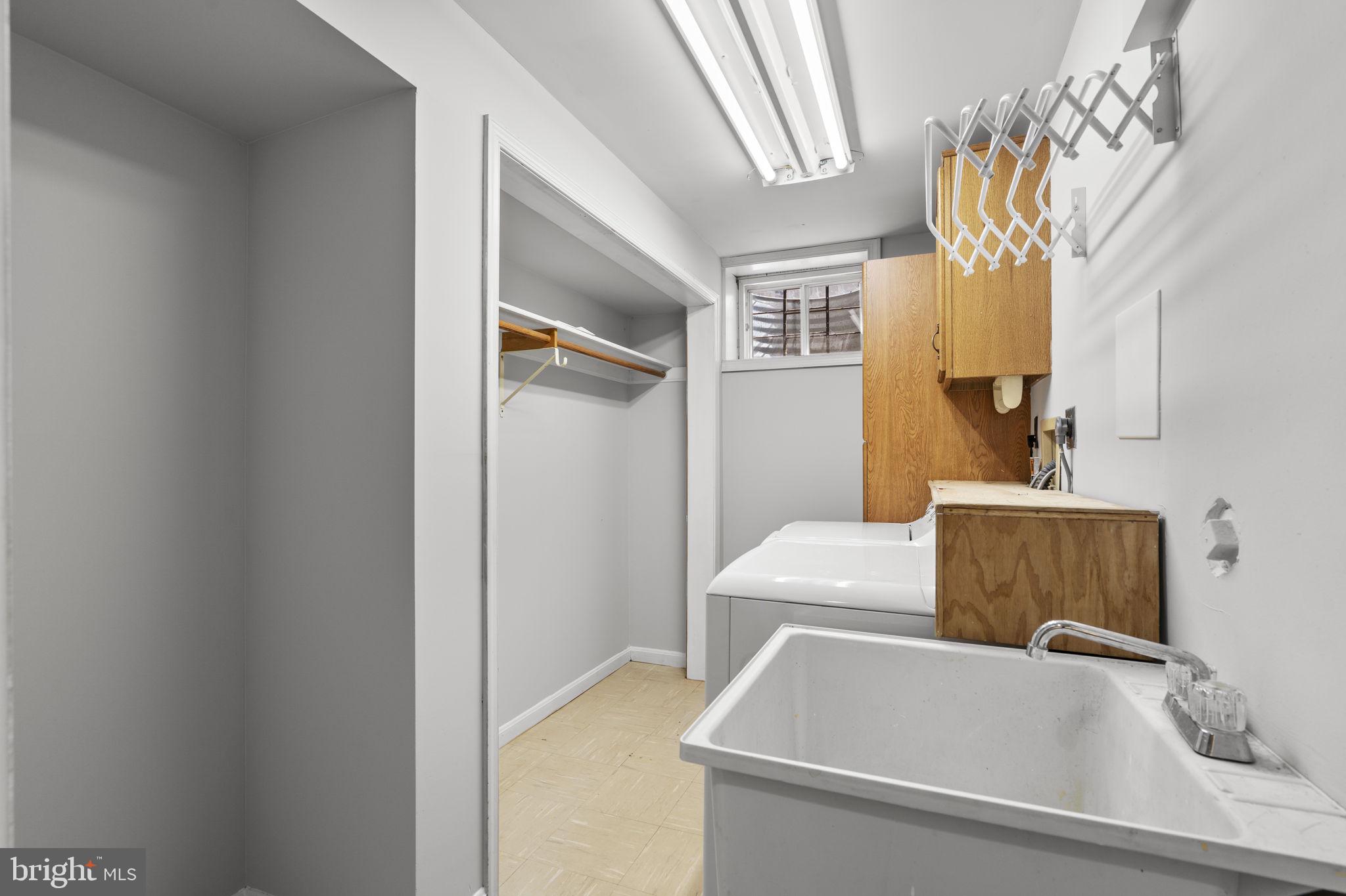 WOODSIDE PARK - Residential