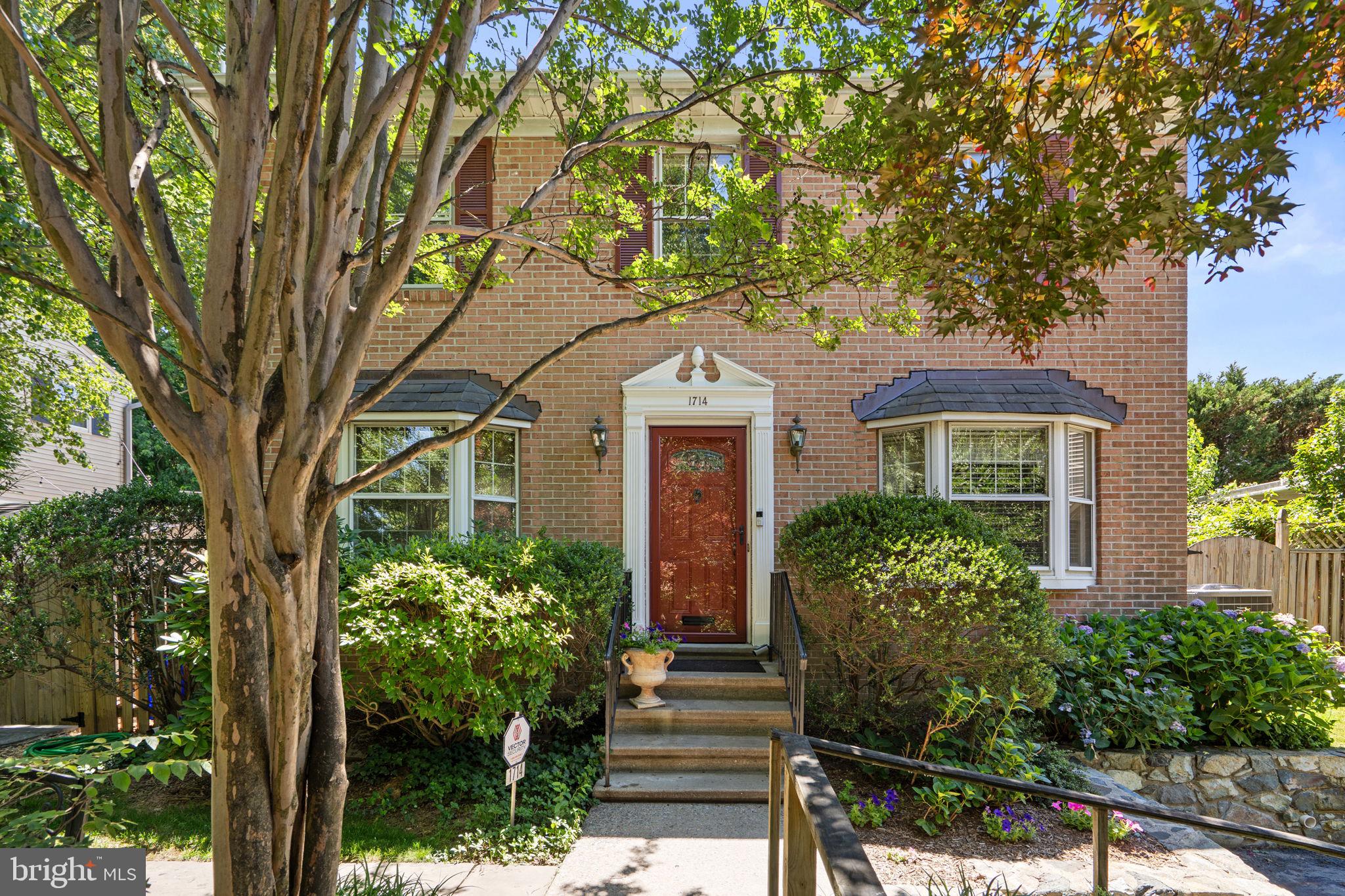 WOODSIDE PARK - Residential