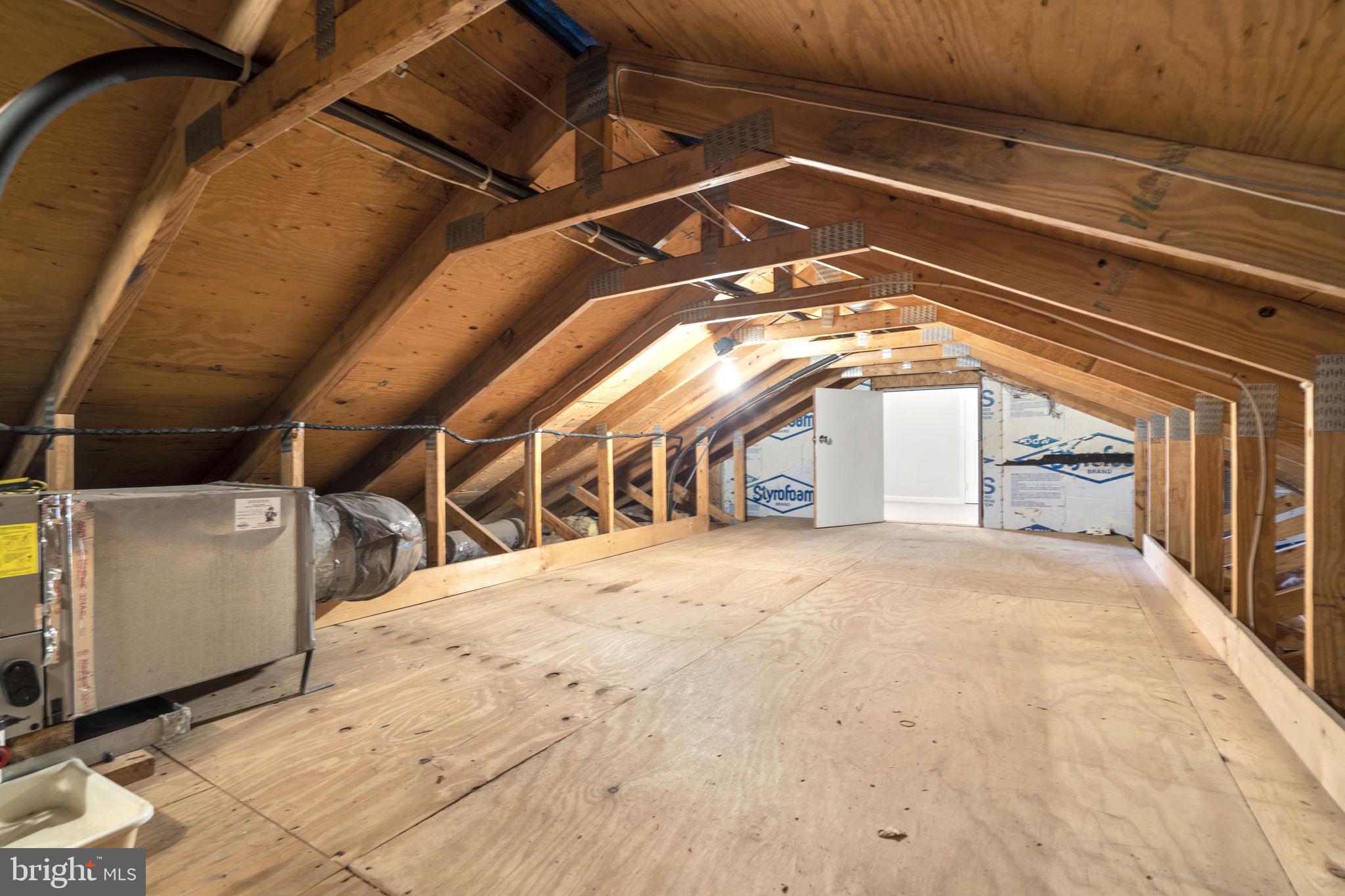 WOODSIDE PARK - Residential