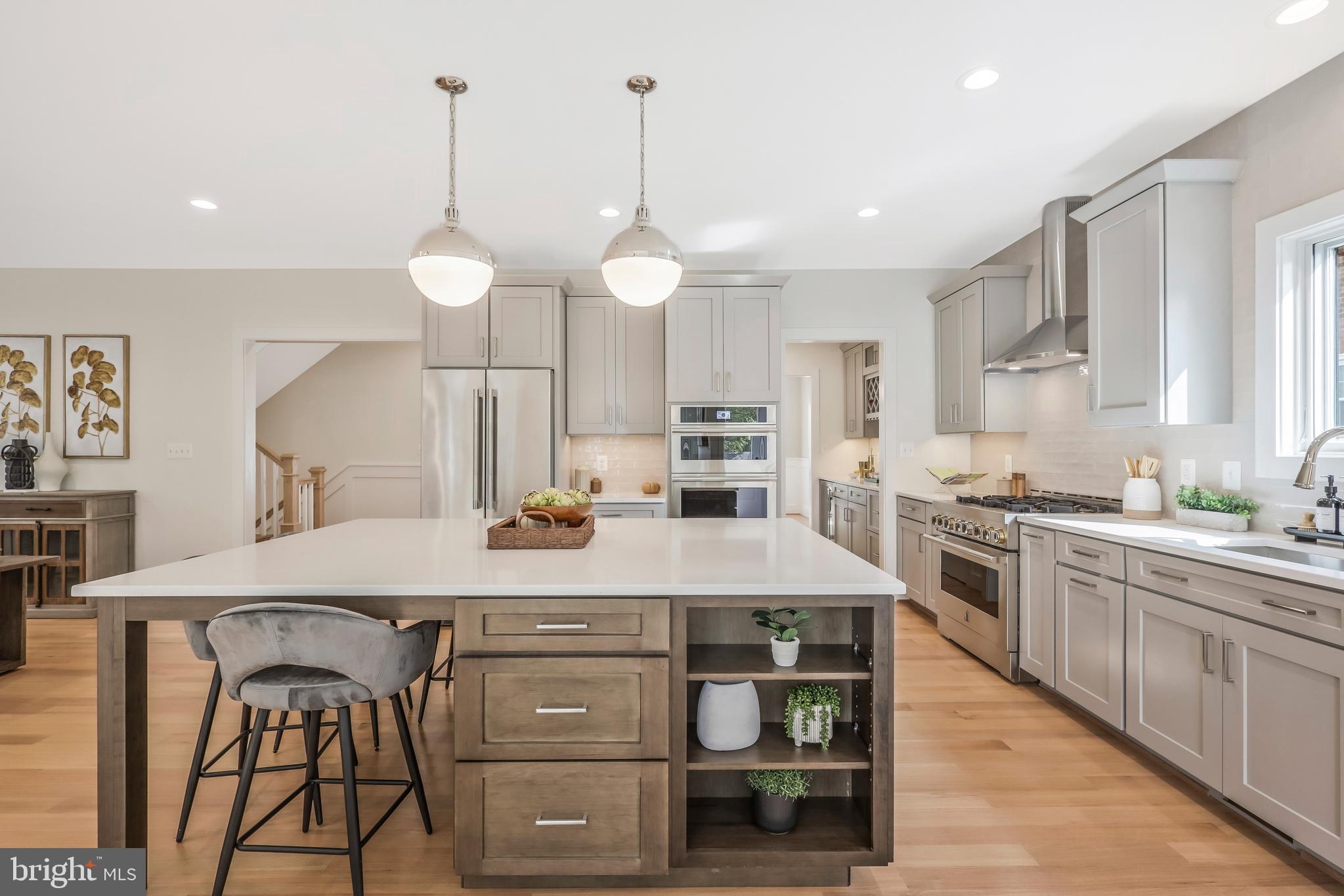 ADDISON HEIGHTS - Residential