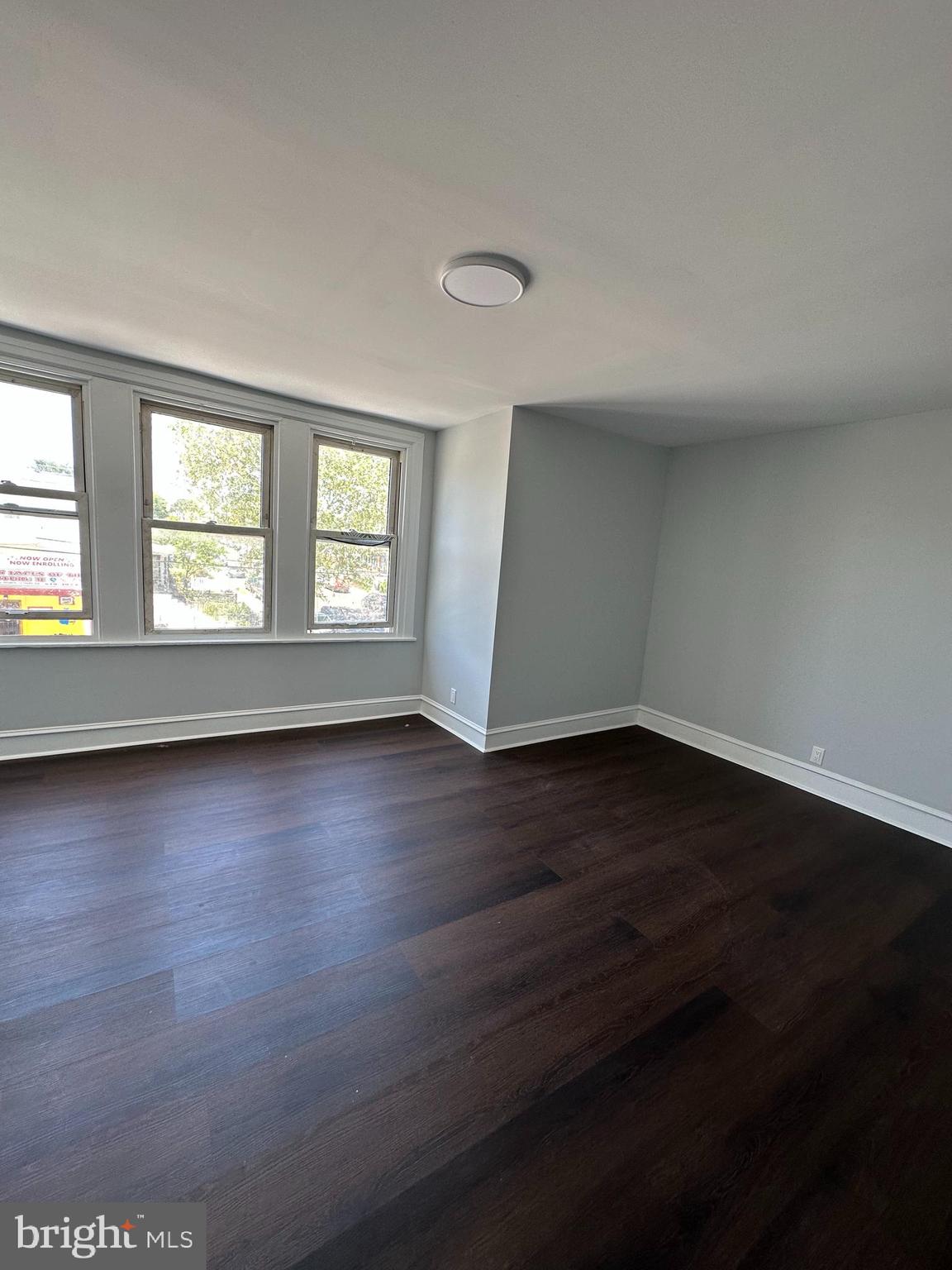 ELMWOOD PARK - Residential Income