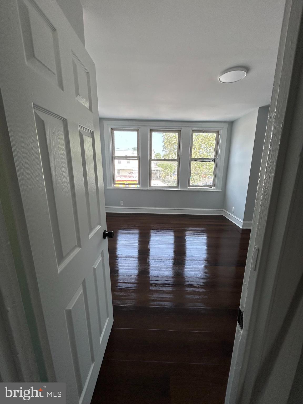 ELMWOOD PARK - Residential Income