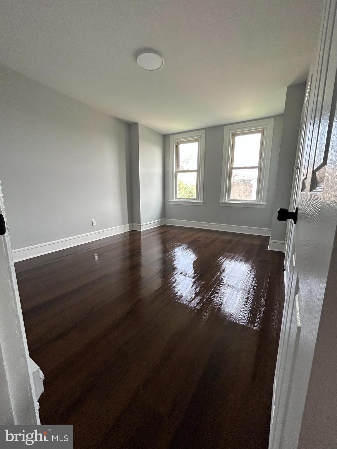 ELMWOOD PARK - Residential Income