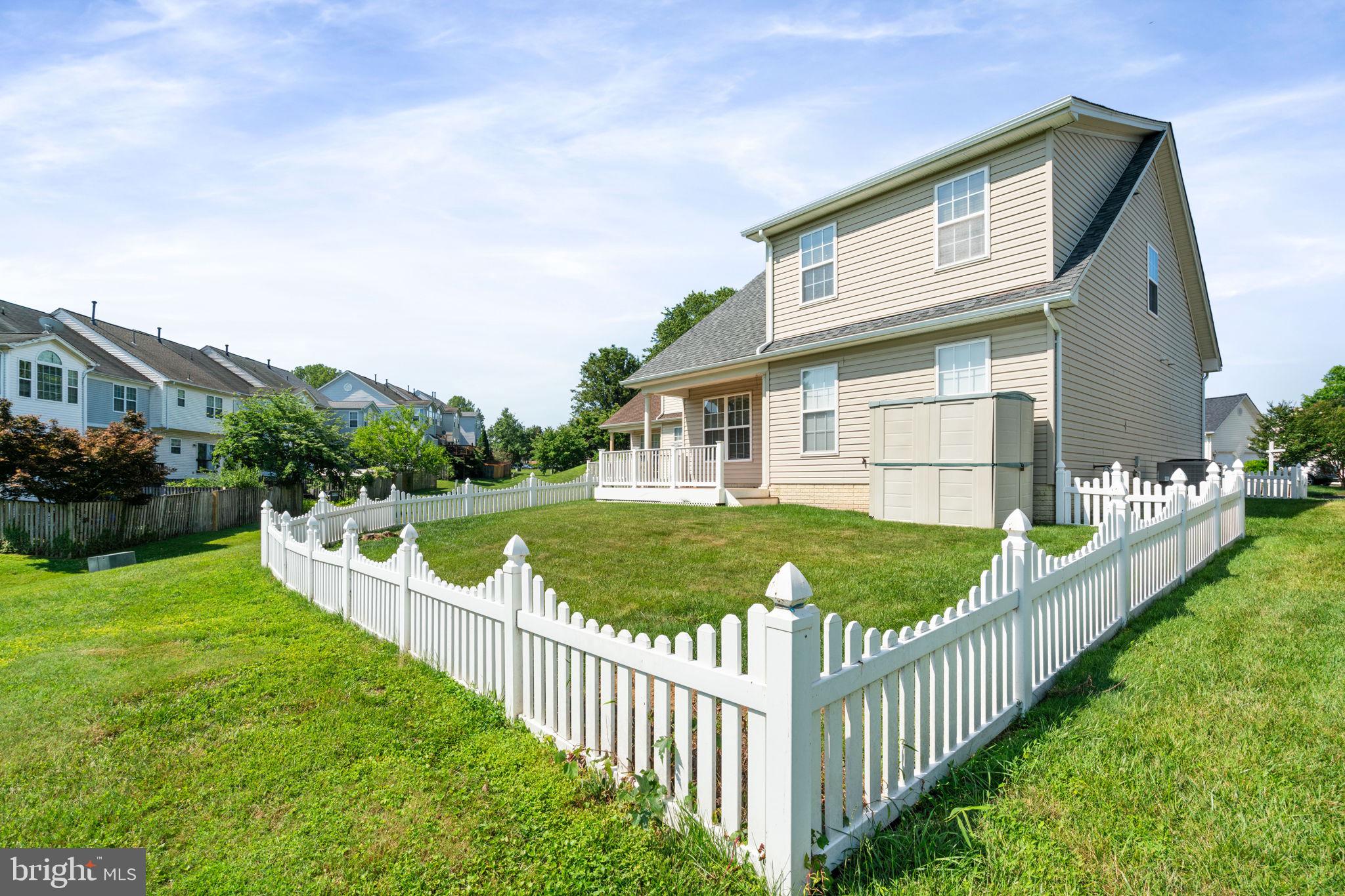 BLOOMS CROSSING - Residential