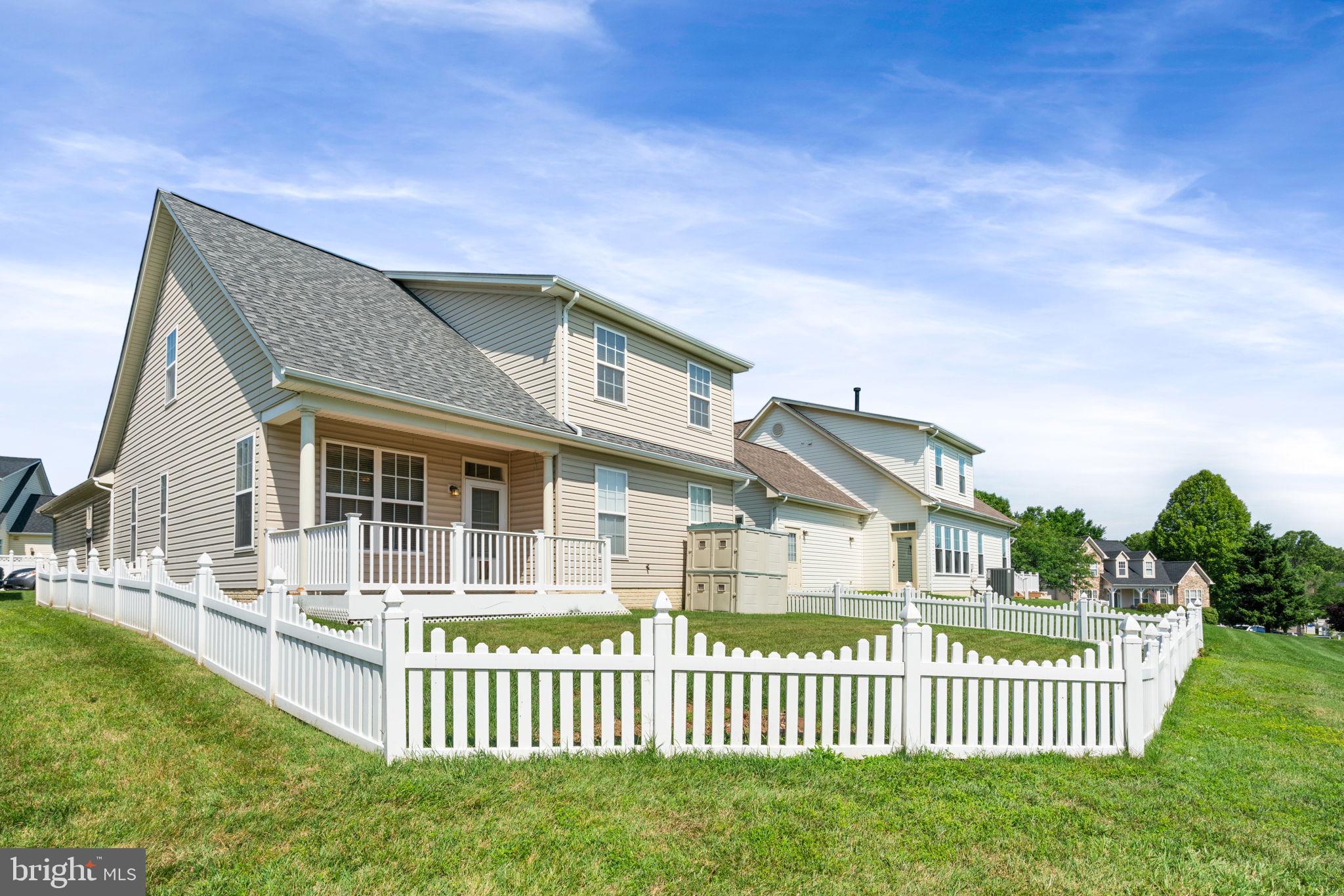 BLOOMS CROSSING - Residential