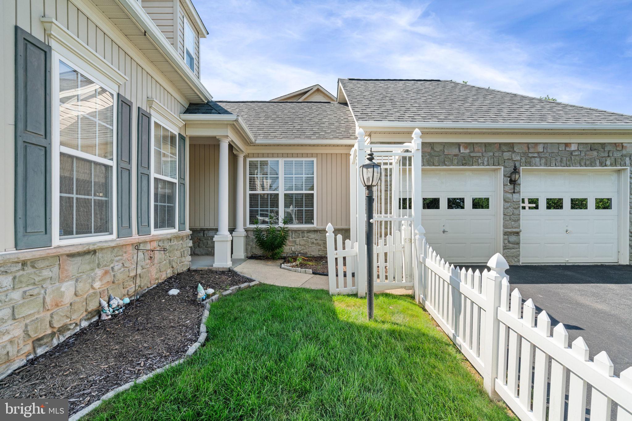 BLOOMS CROSSING - Residential
