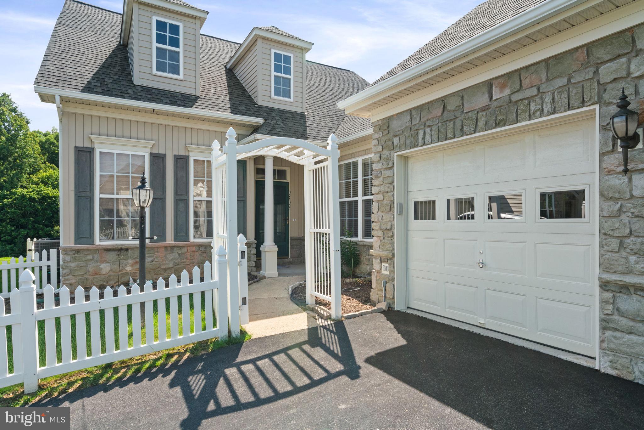 BLOOMS CROSSING - Residential