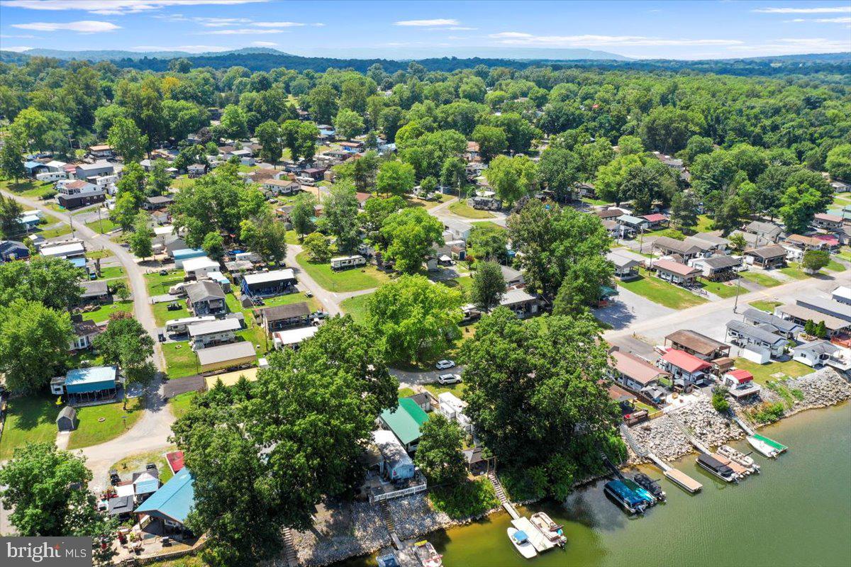 RIVER BEND - Land