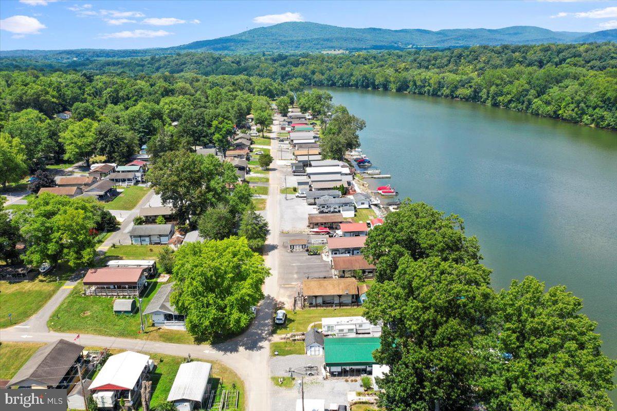 RIVER BEND - Land