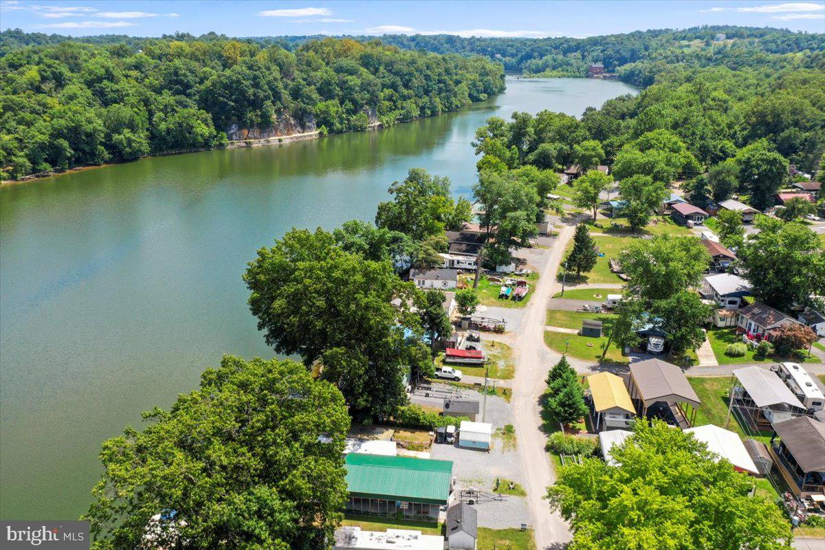 RIVER BEND - Land