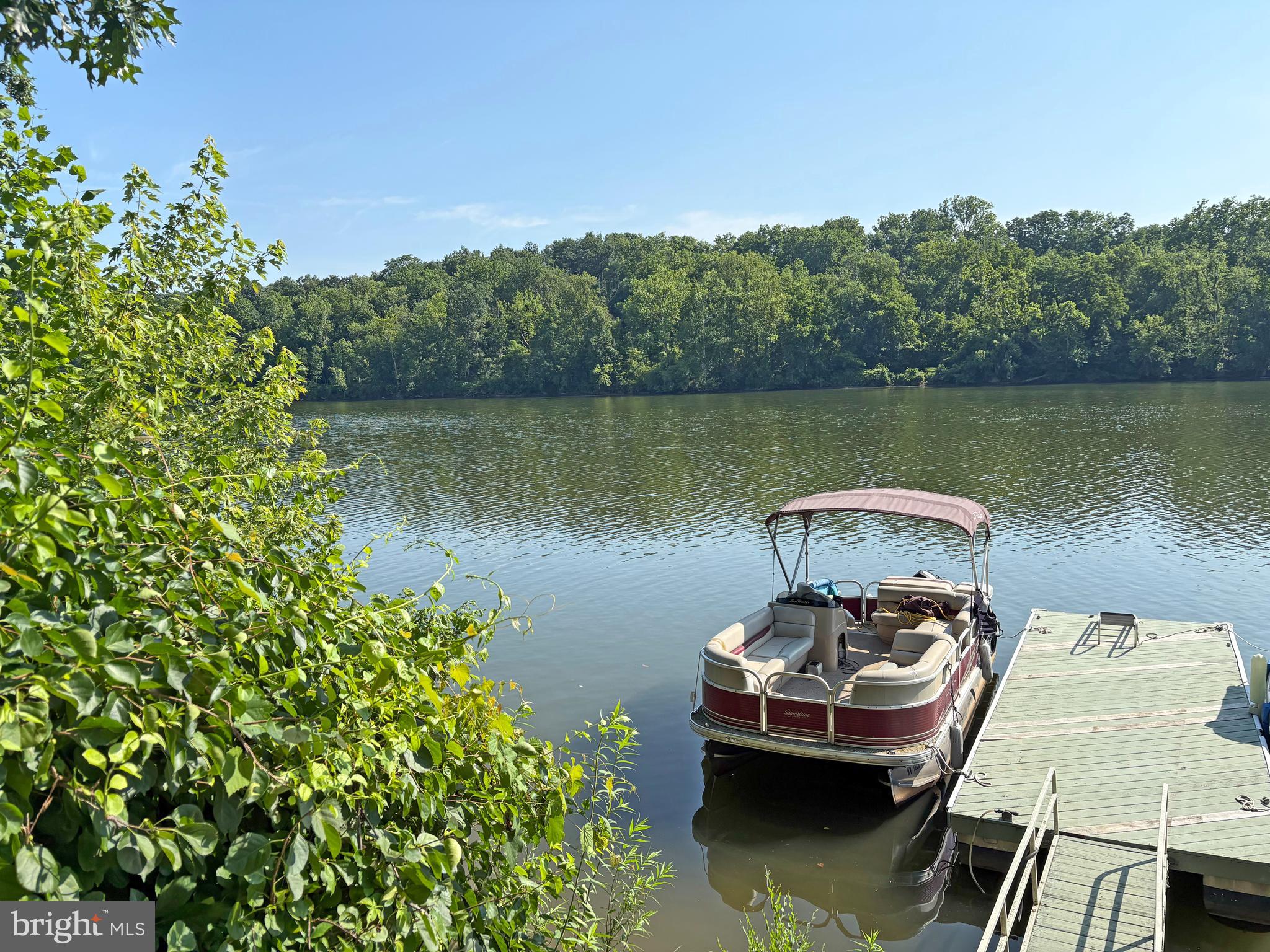 RIVER BEND - Land