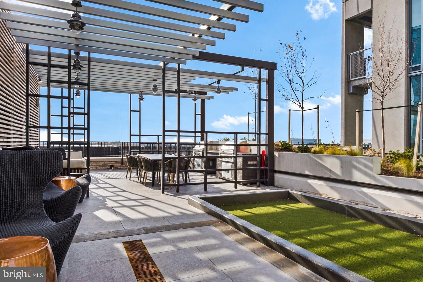 THE BORO TYSONS - Residential