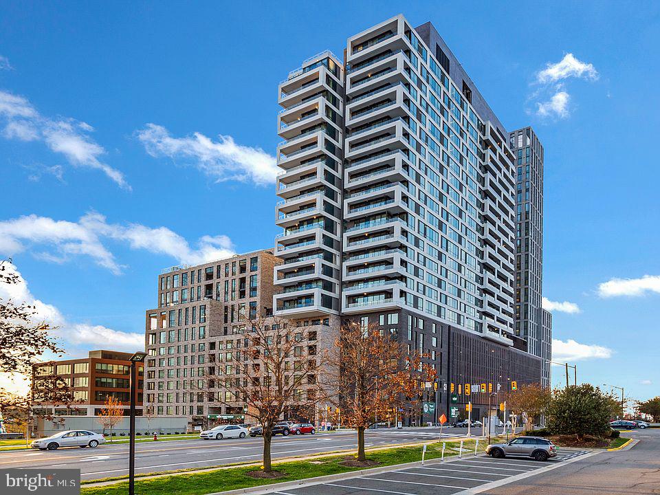 THE BORO TYSONS - Residential