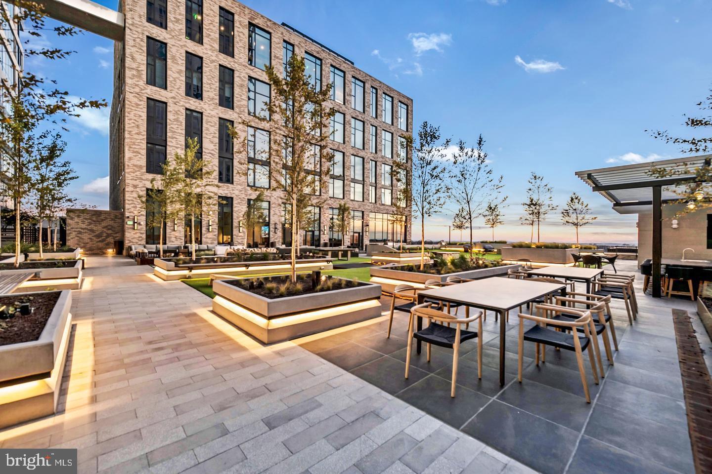 THE BORO TYSONS - Residential