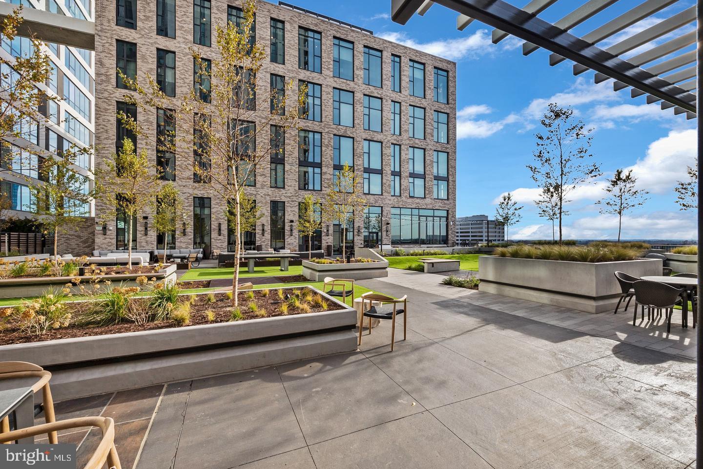 THE BORO TYSONS - Residential