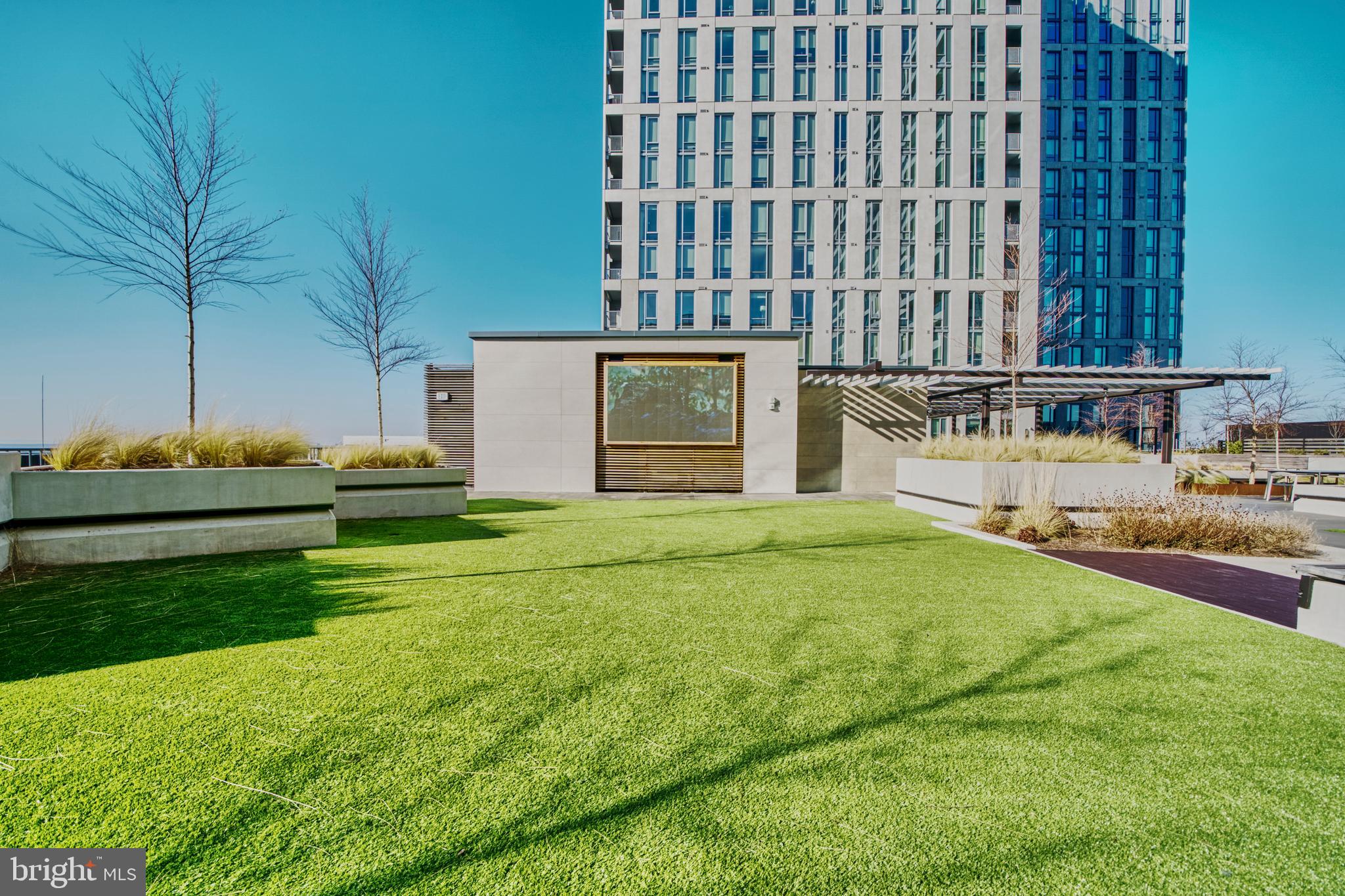 THE BORO TYSONS - Residential
