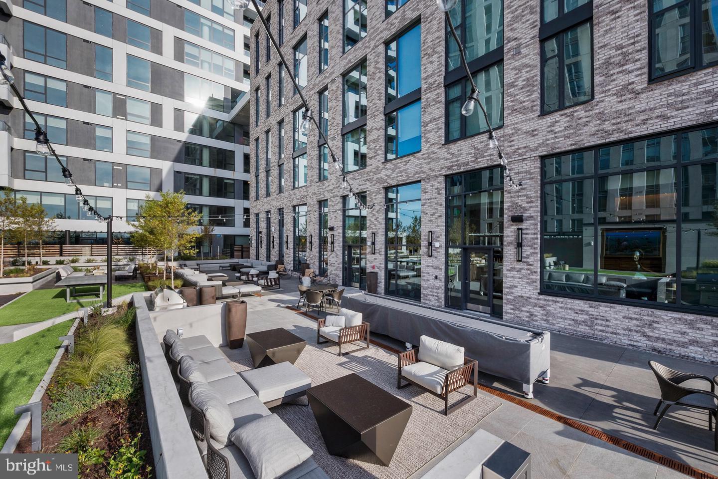 THE BORO TYSONS - Residential