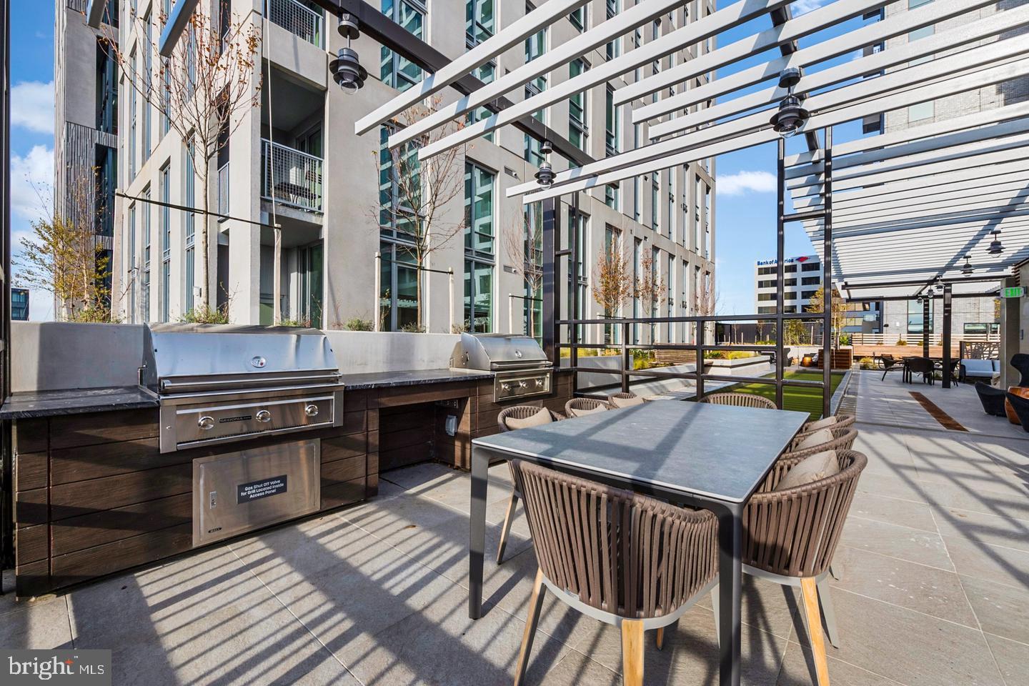THE BORO TYSONS - Residential