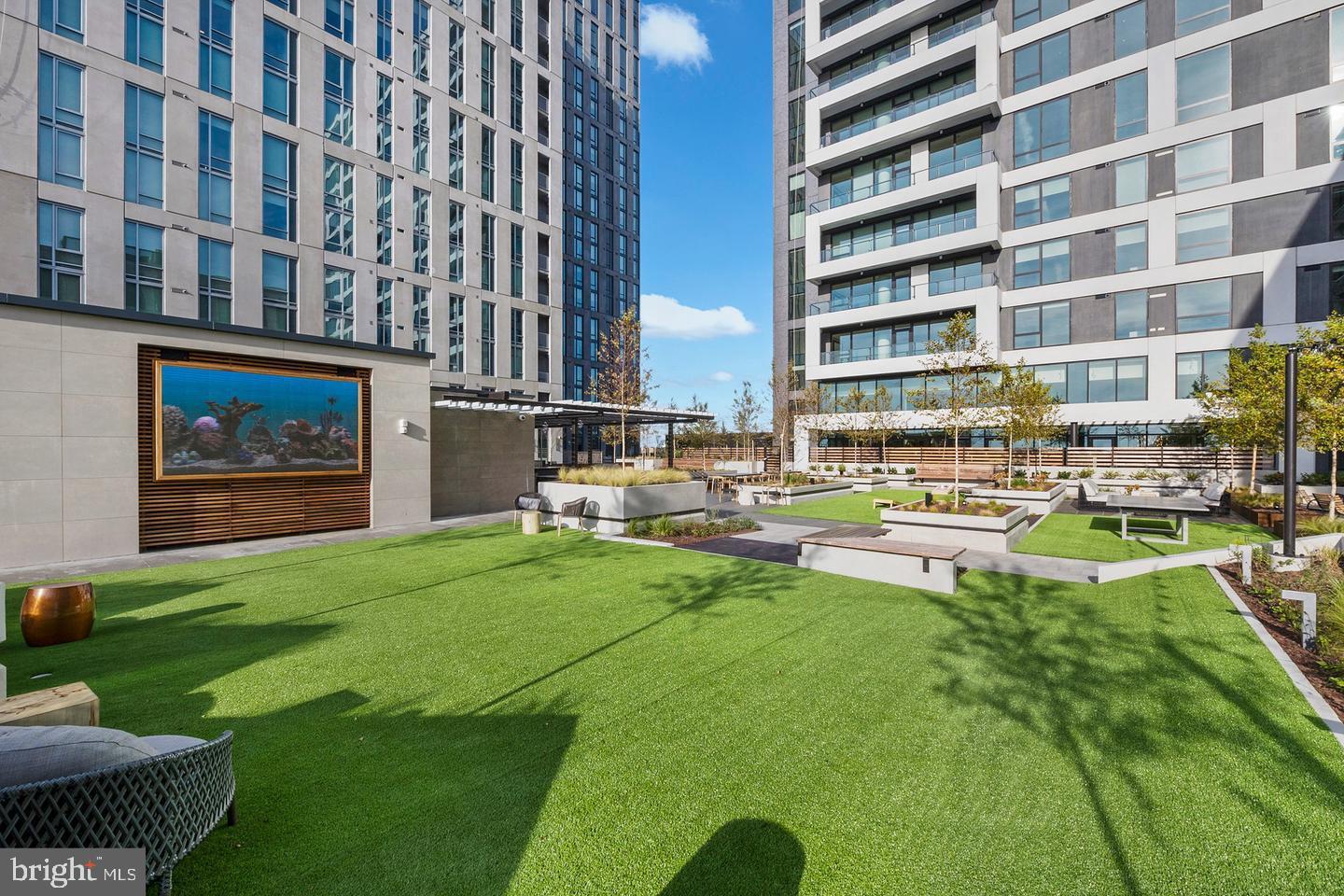 THE BORO TYSONS - Residential