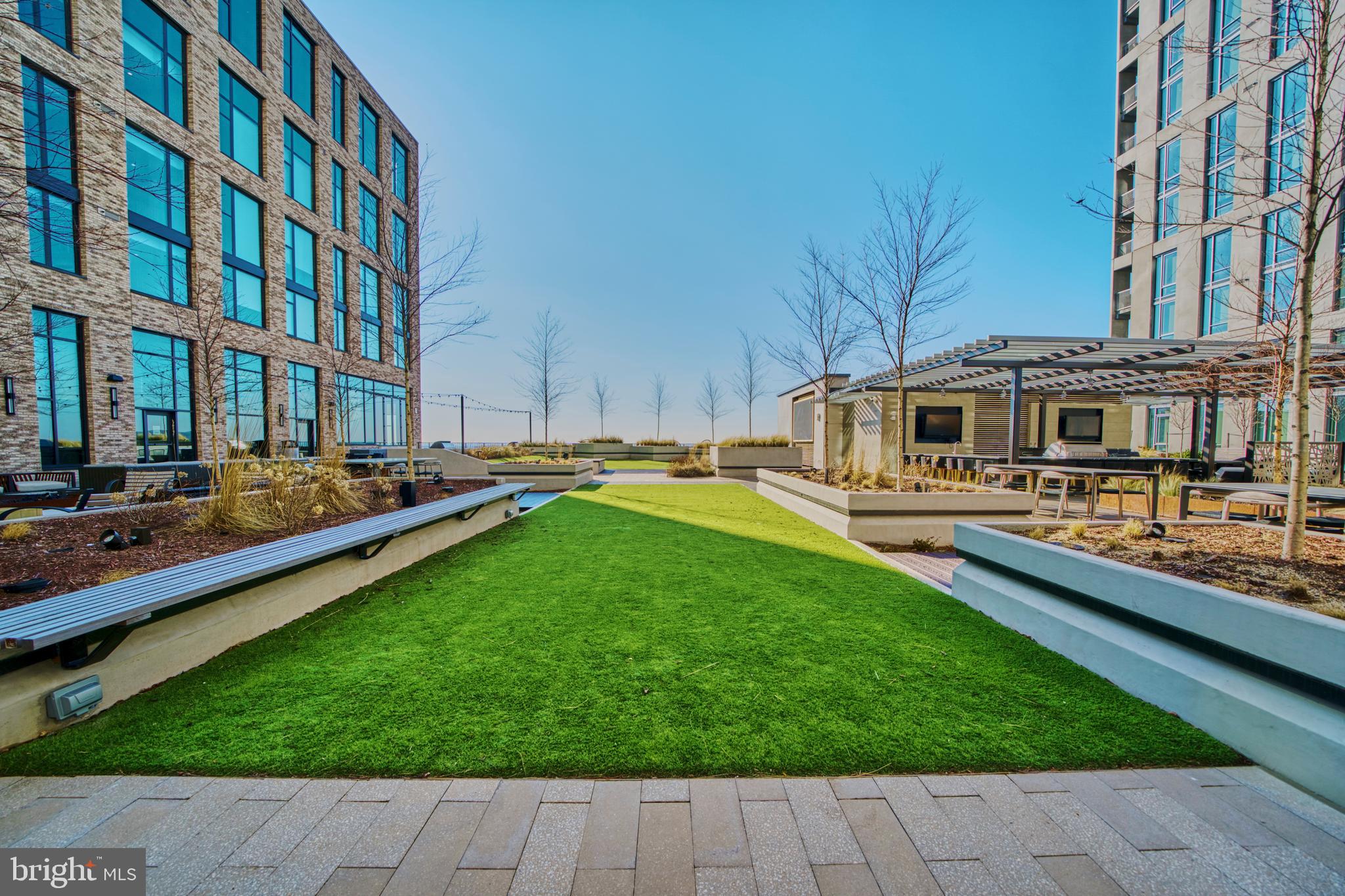 THE BORO TYSONS - Residential