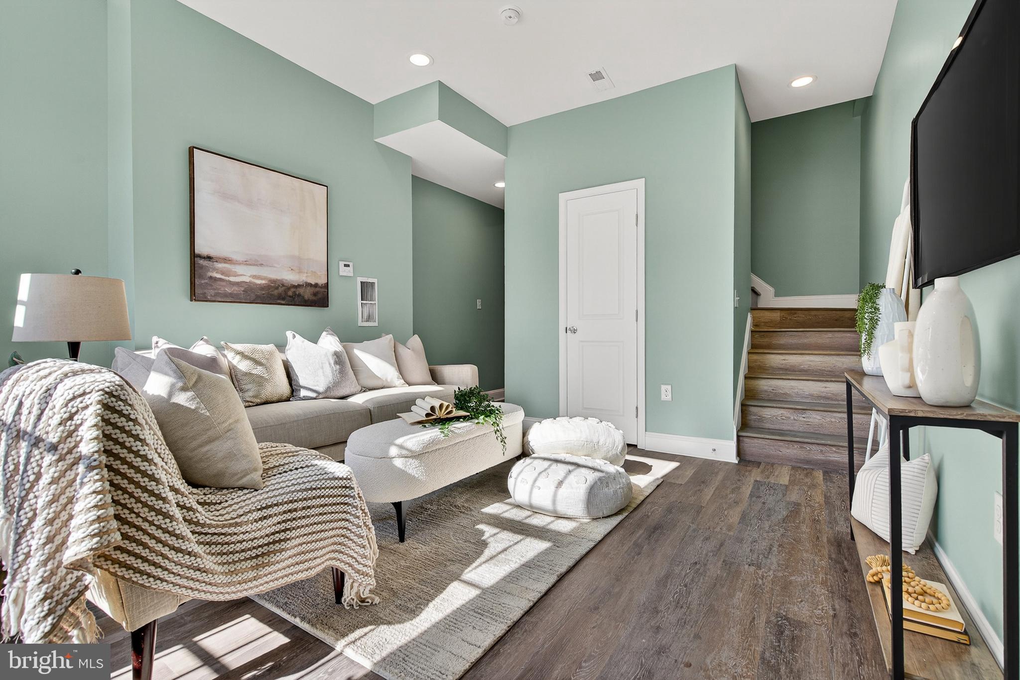 BROADWAY EAST - Residential