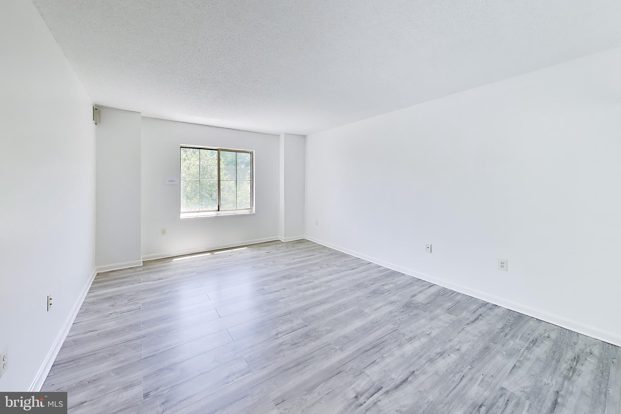 LEISURE WORLD - Residential