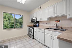 LEISURE WORLD - Residential