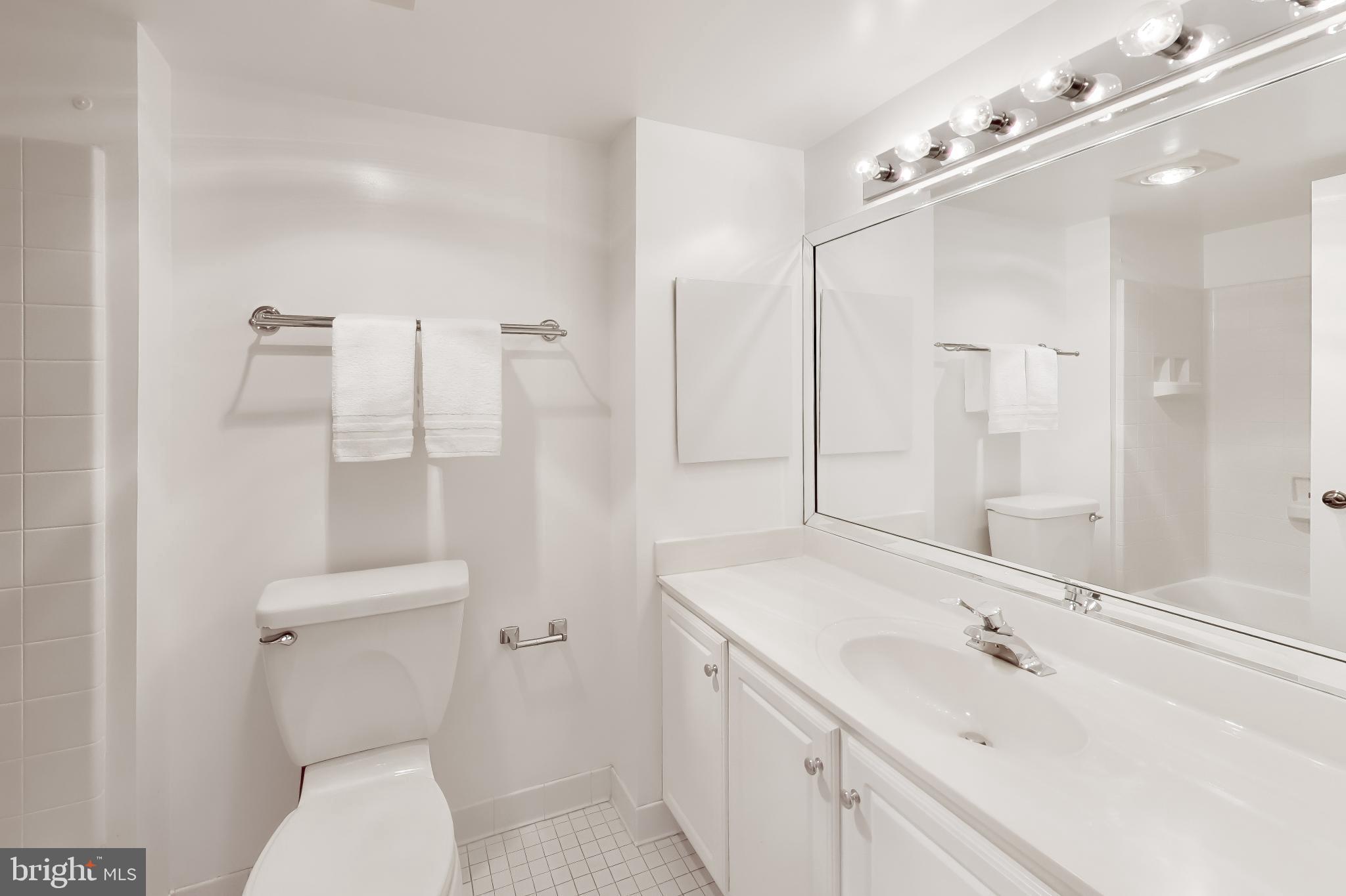 LEISURE WORLD - Residential