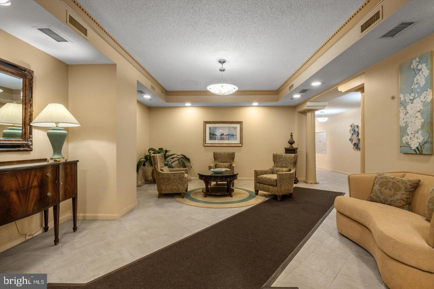 LEISURE WORLD - Residential