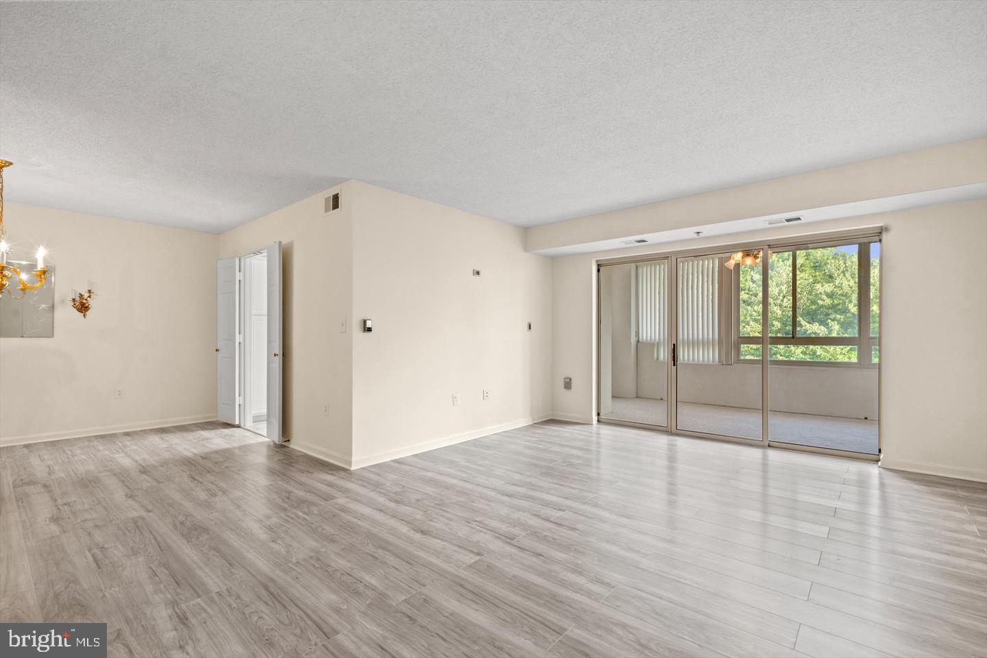 LEISURE WORLD - Residential