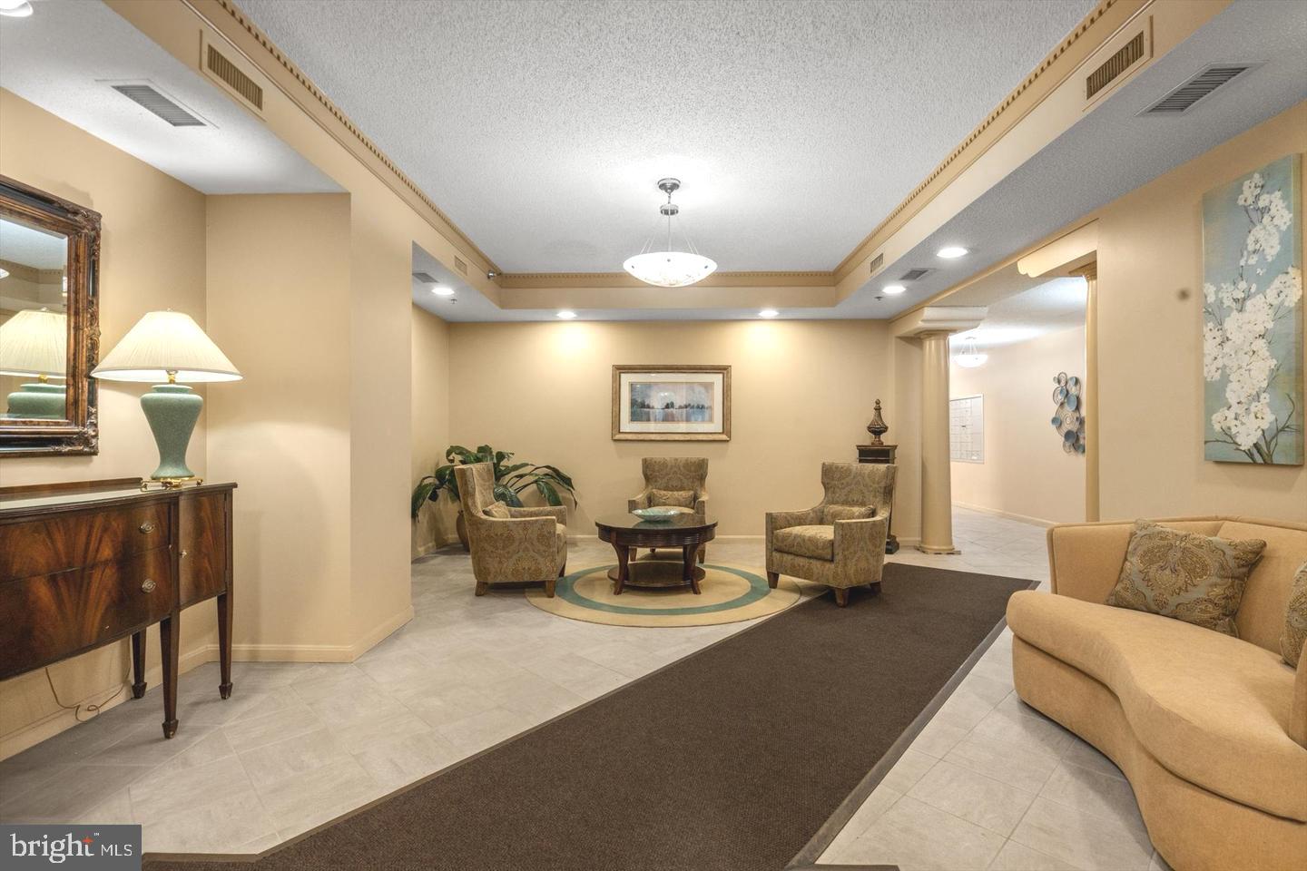LEISURE WORLD - Residential