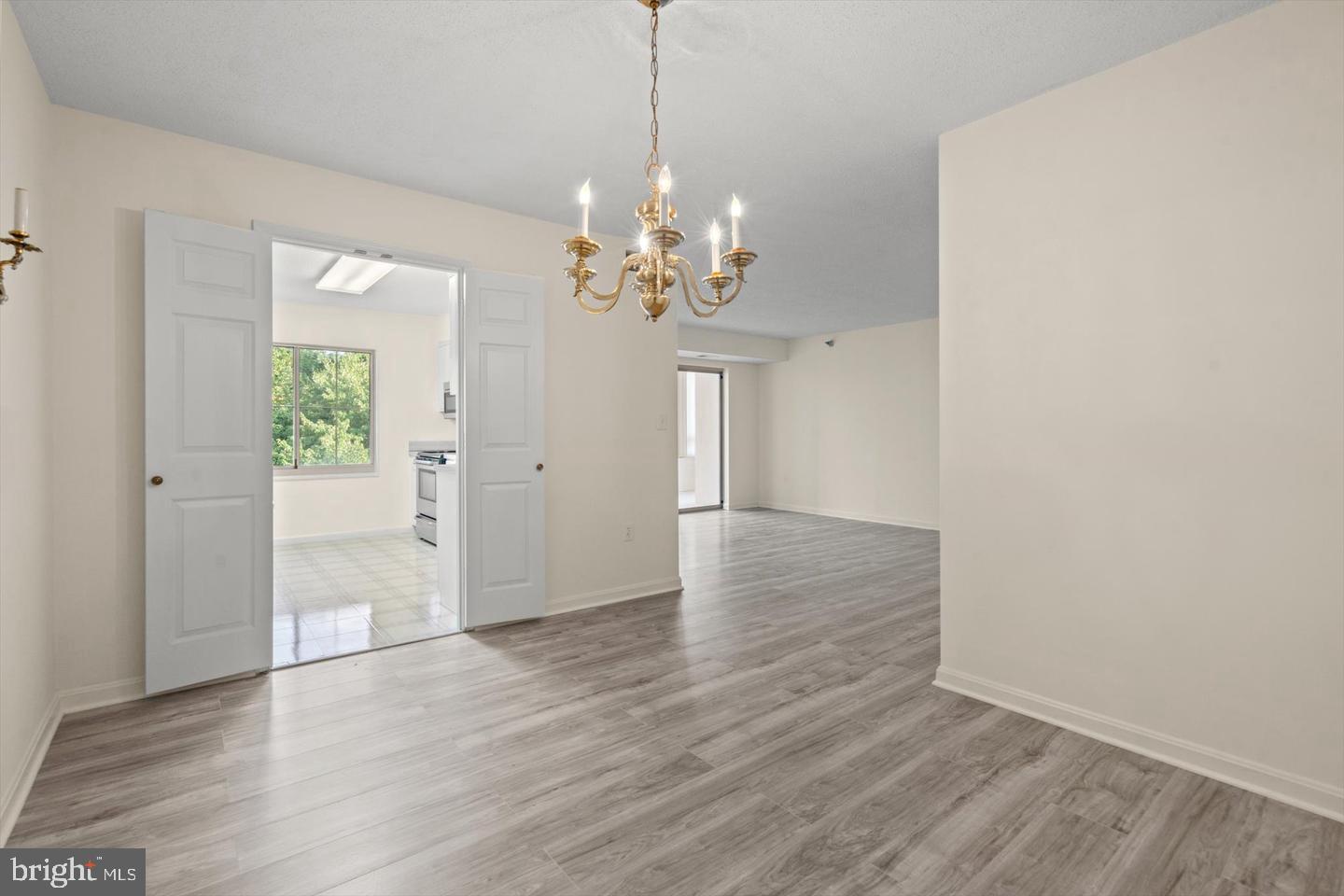 LEISURE WORLD - Residential