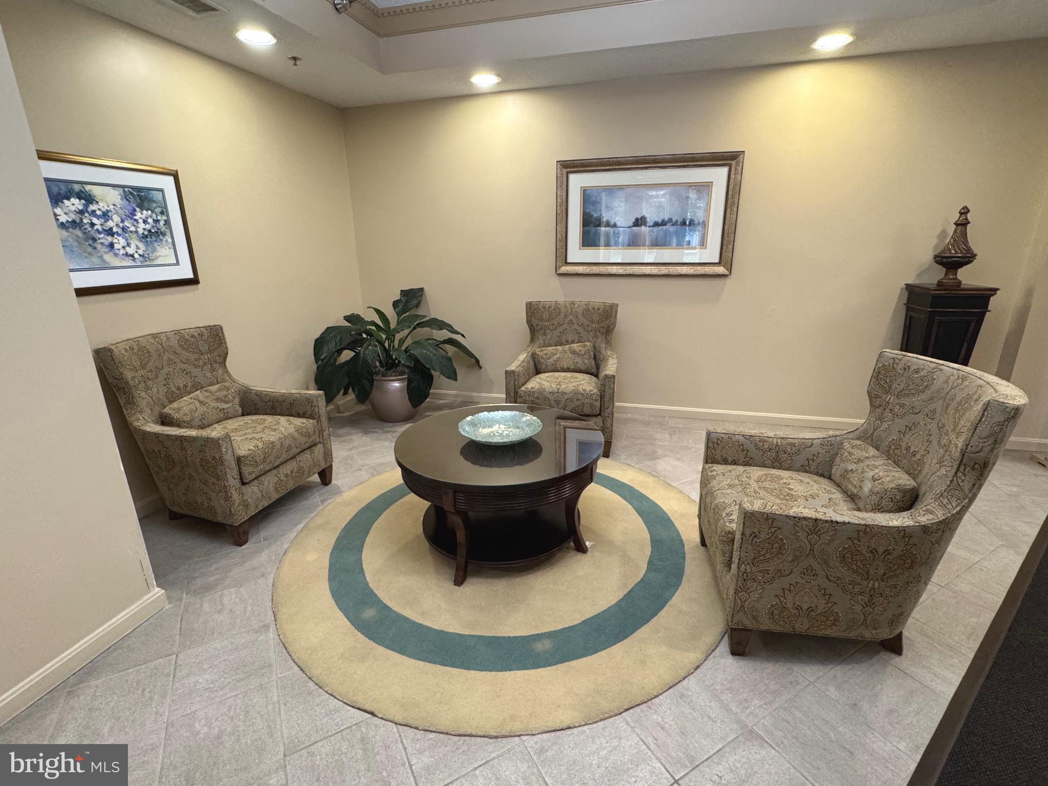 LEISURE WORLD - Residential