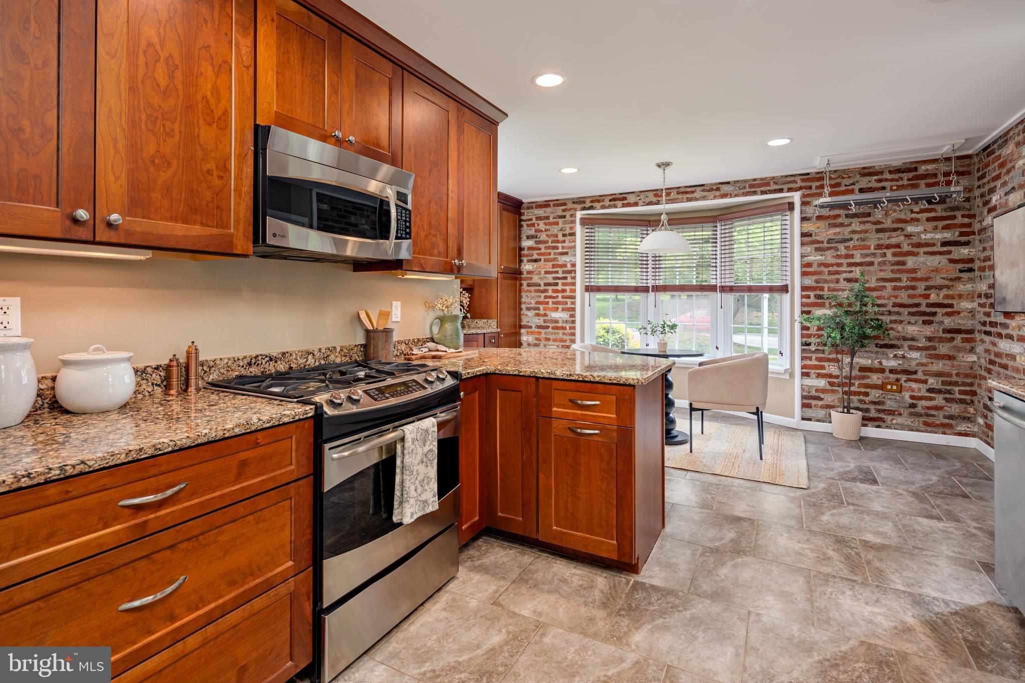 HIGHLAND STONE - Residential