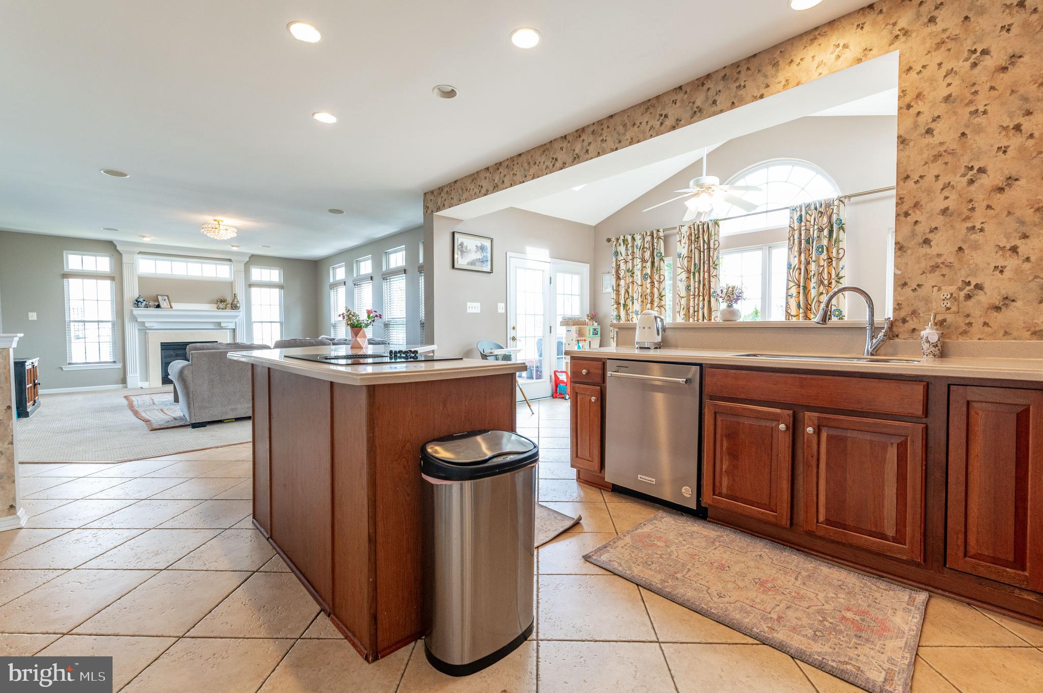 FOX RUN ESTATES - Residential