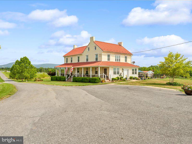 ROCKY RIDGE - Farm