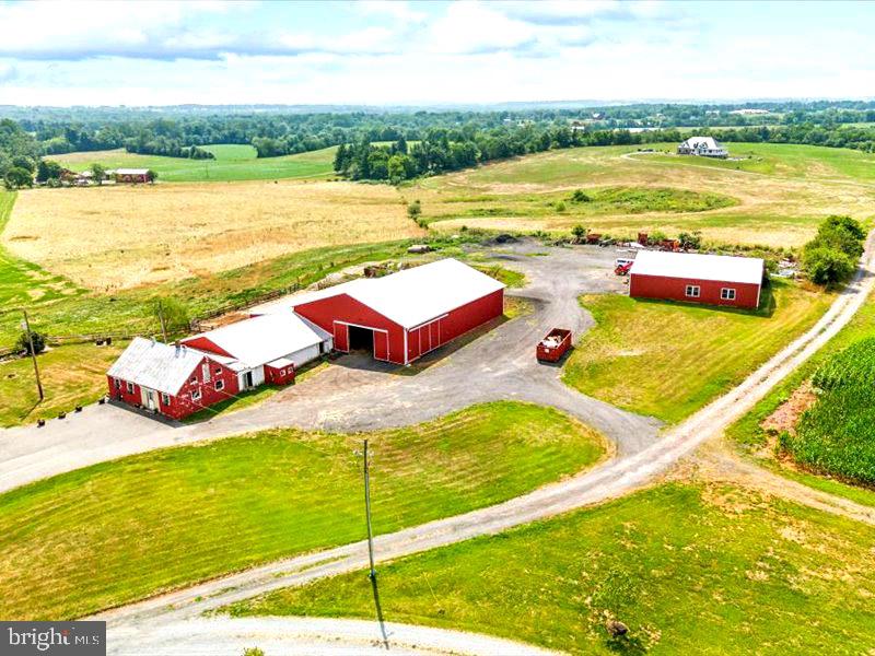ROCKY RIDGE - Farm
