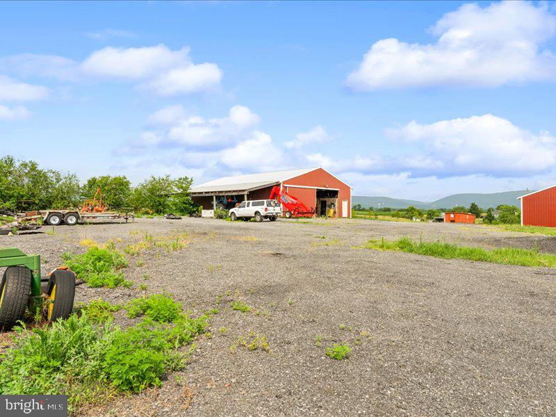 ROCKY RIDGE - Farm