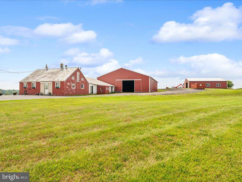 ROCKY RIDGE - Farm