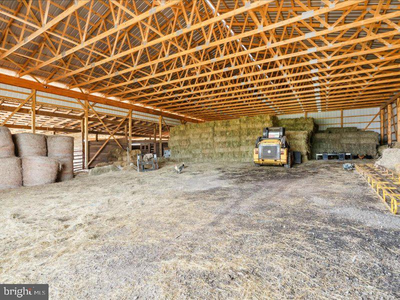 ROCKY RIDGE - Farm
