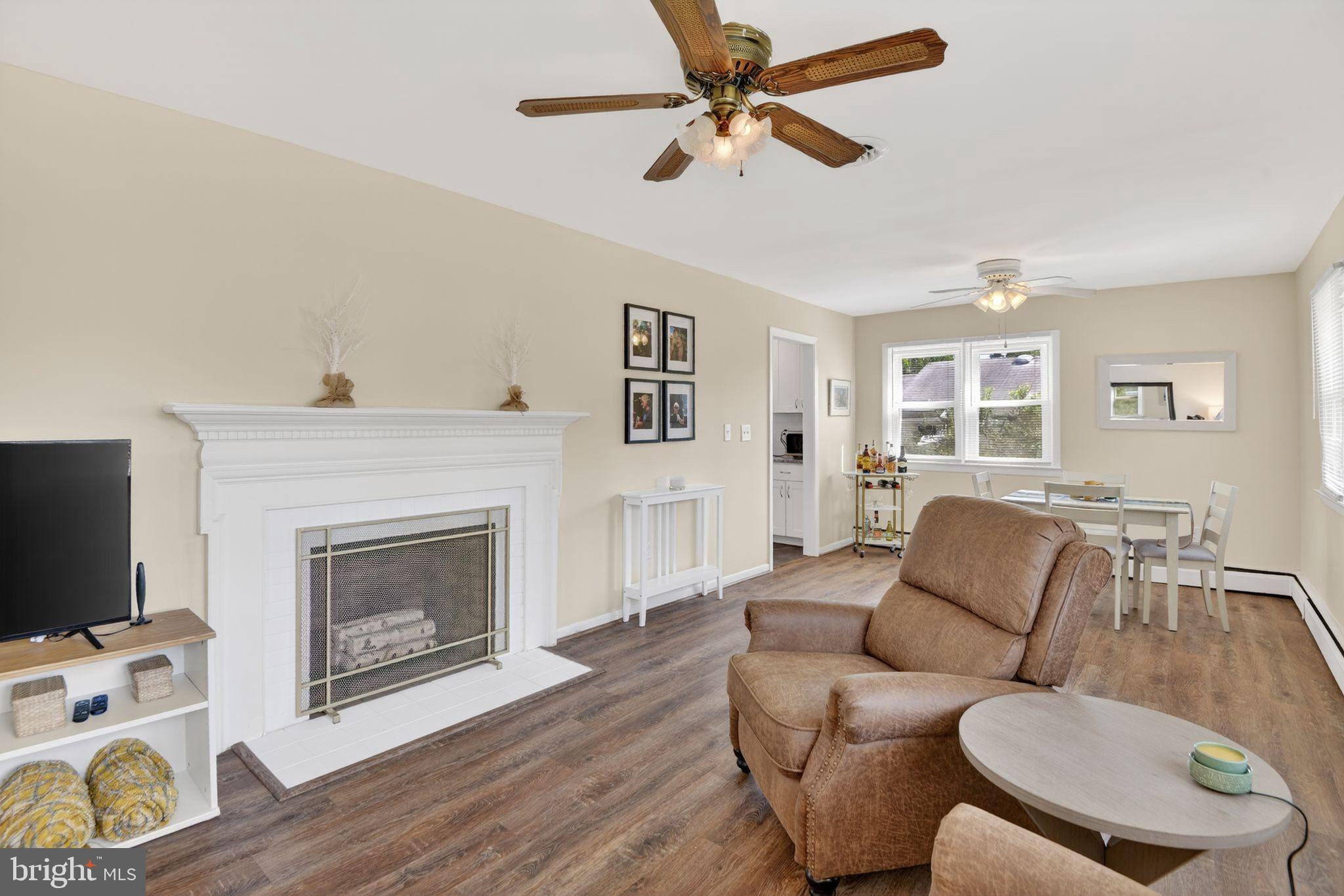 CENTREVILLE HEIGHTS - Residential