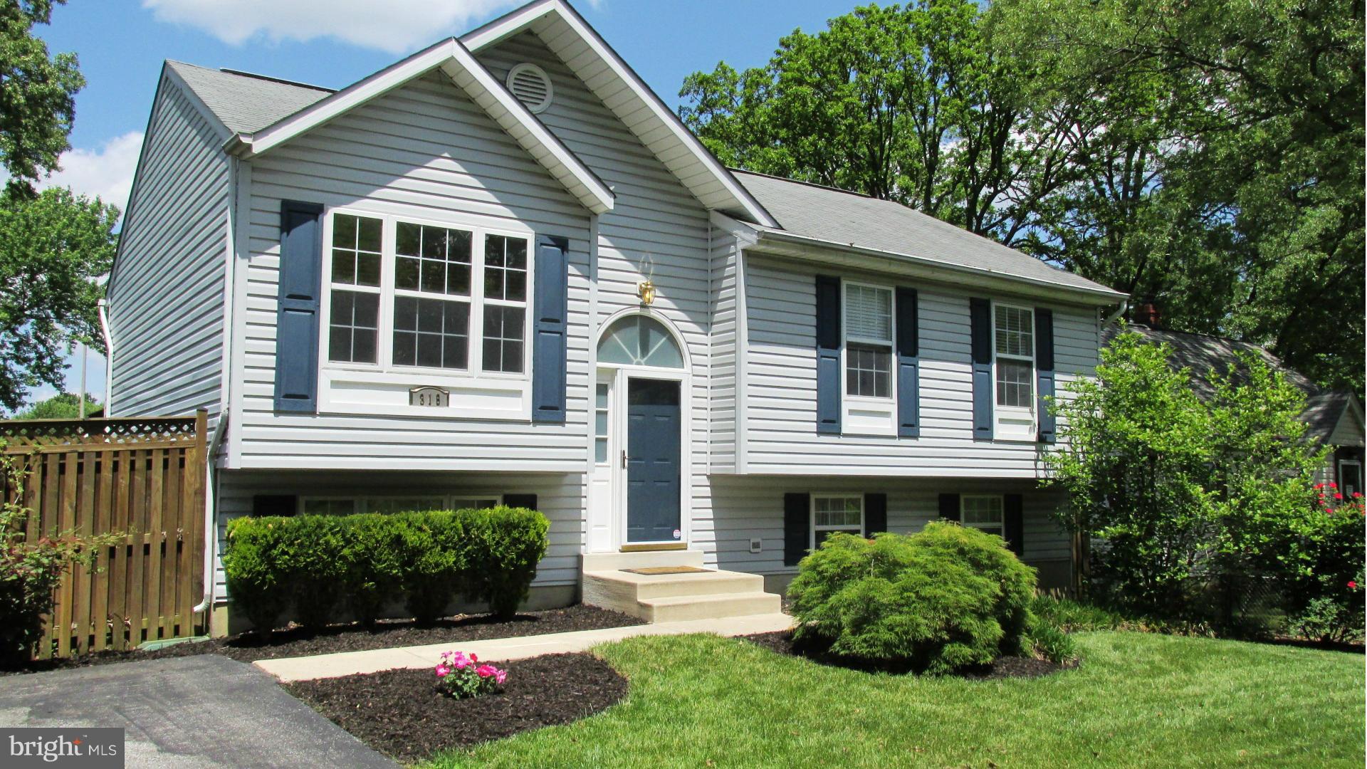 Edgewater rental in waterfront community.  Walk a block to Almhouse Creek. 4BR, 3Full BA, split foyer on large, privacy fenced yard.  24x12 Deck extends off Dining Room.  Master BR w/his-her double closets plus en suite bath. Lower Lvl FRm has adjoining full bath, 4th BR + separate rear entrance.  Close to historic downtown Annapolis, the Naval Academy and shopping.  Spruced up and ready to show!