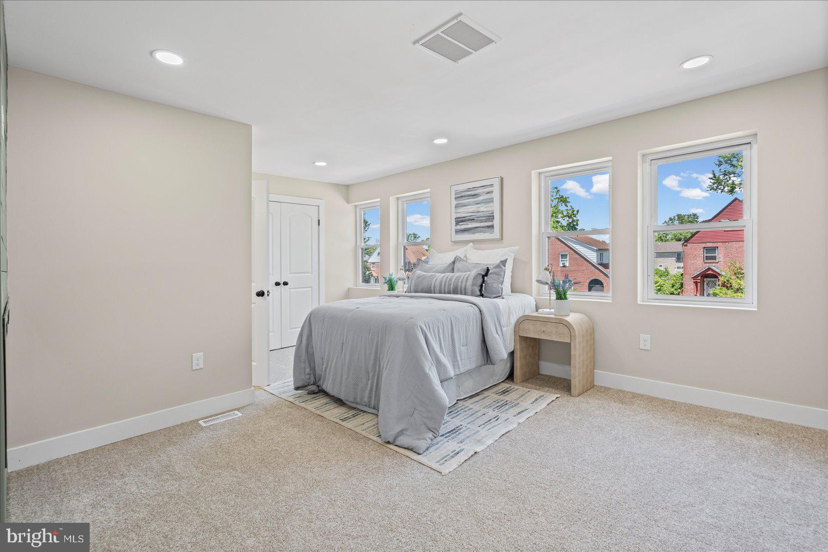 HOWARD PARK - Residential