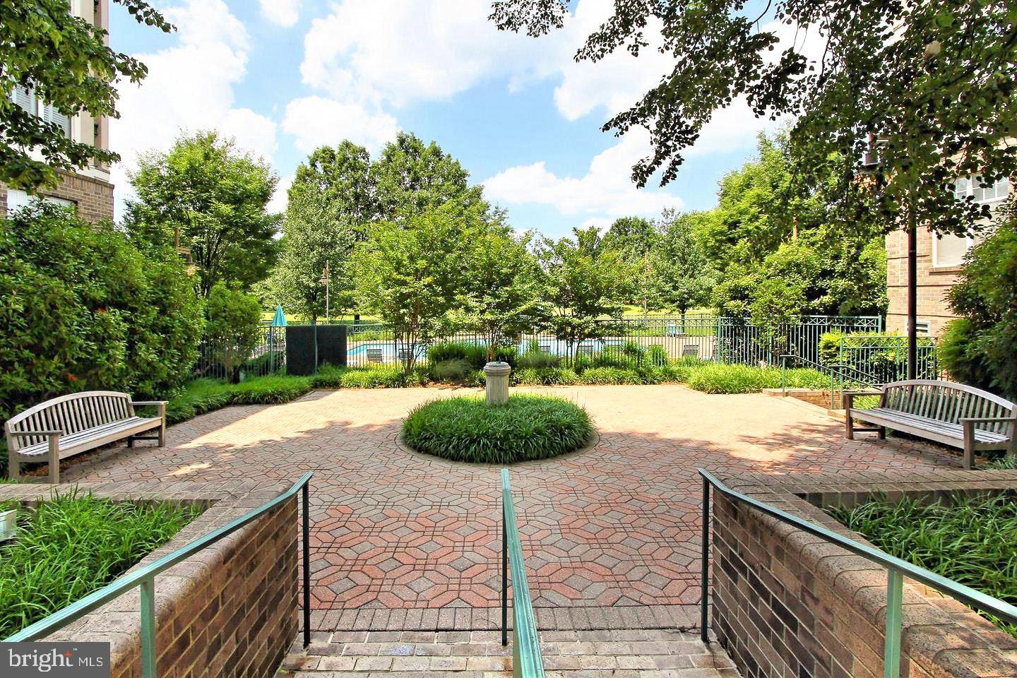 SAVOY PARK CONDOMINIUMS - Residential