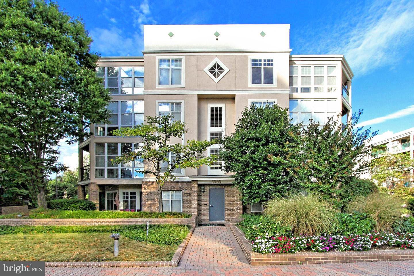 SAVOY PARK CONDOMINIUMS - Residential