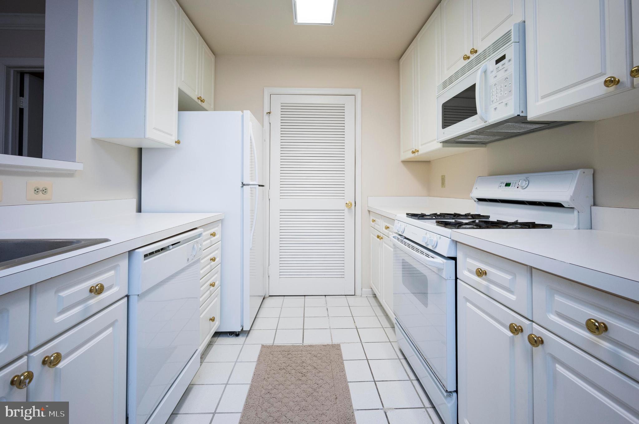 SAVOY PARK CONDOMINIUMS - Residential