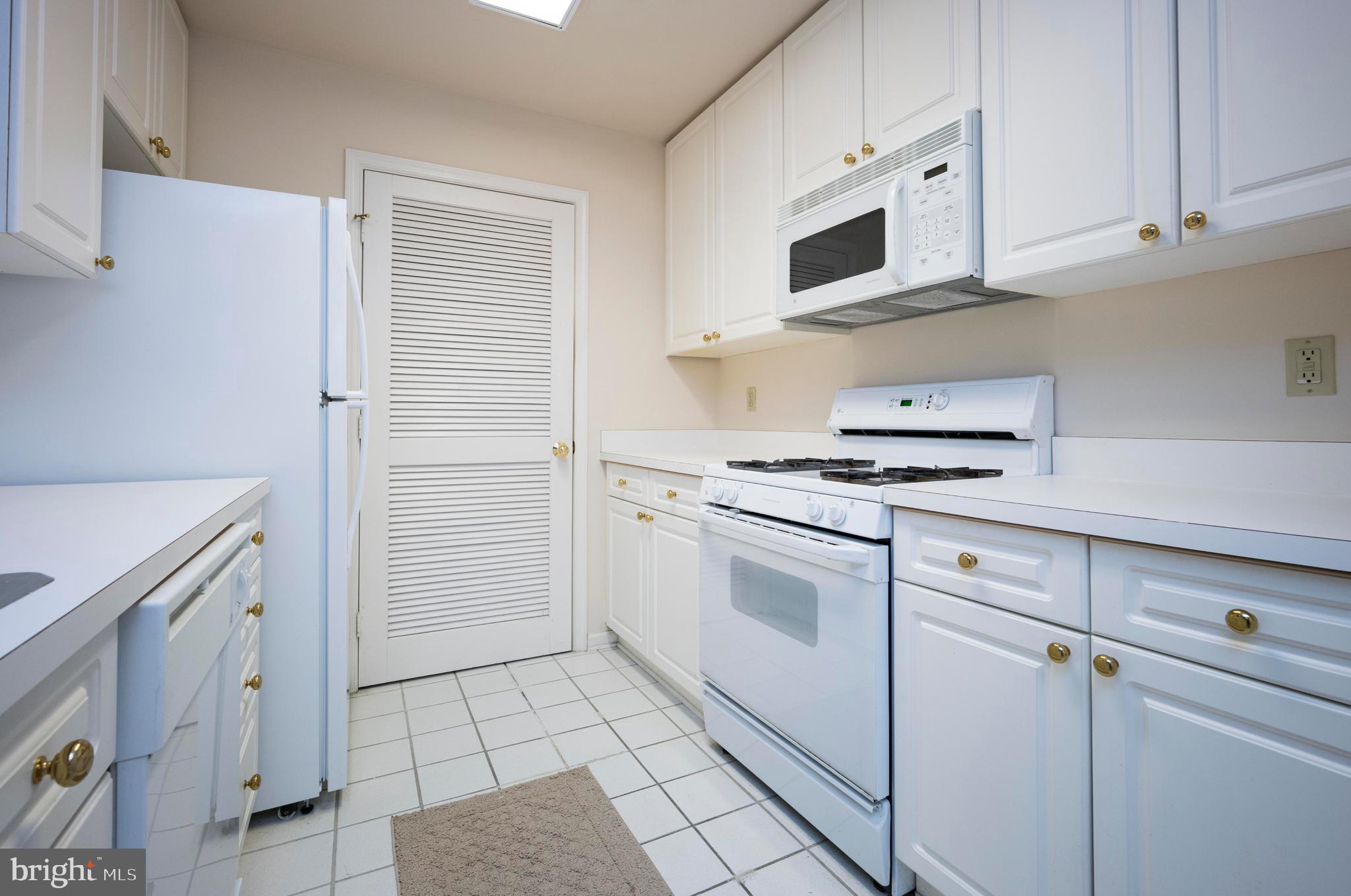 SAVOY PARK CONDOMINIUMS - Residential