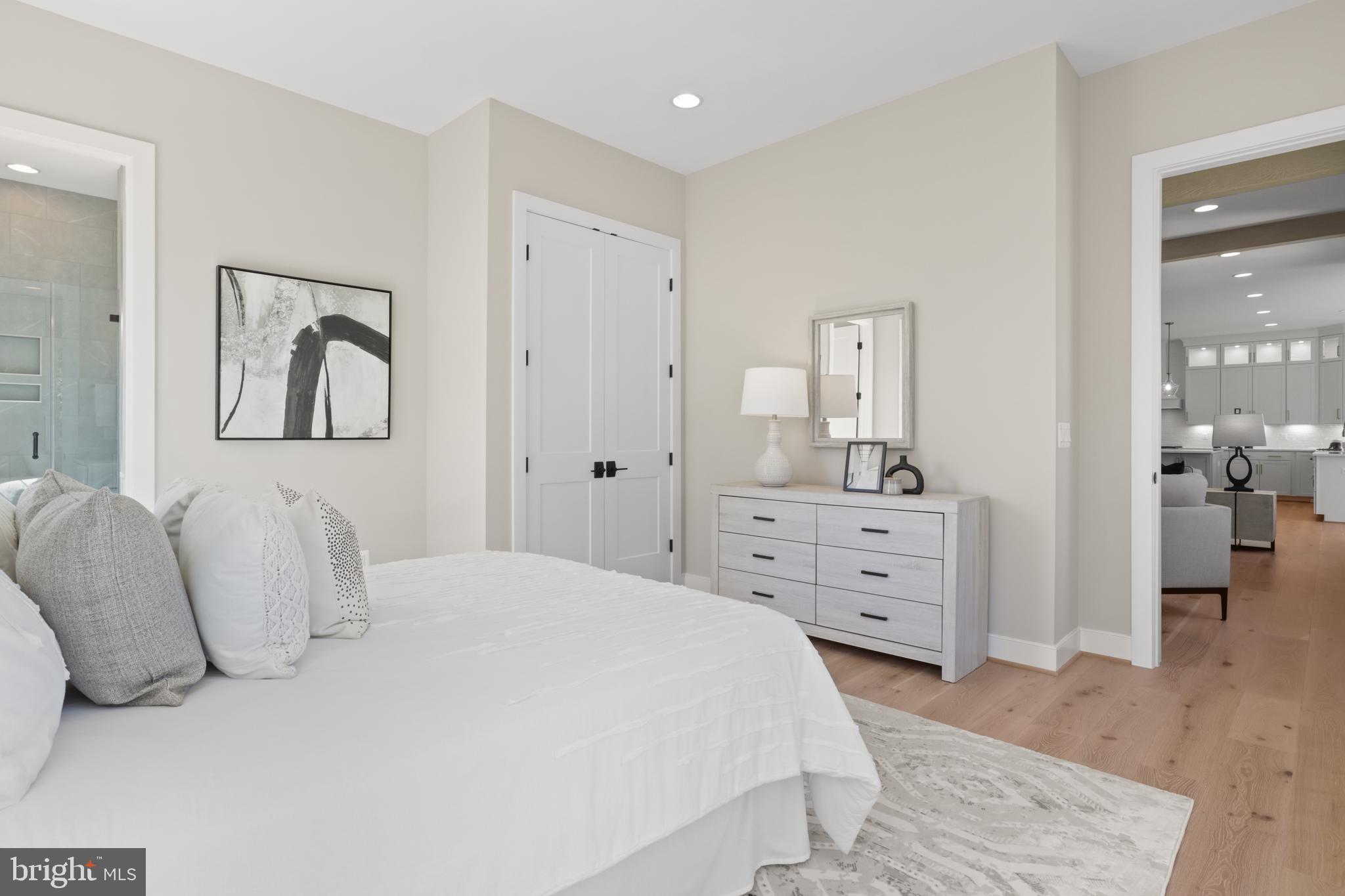 LEONARD - Residential